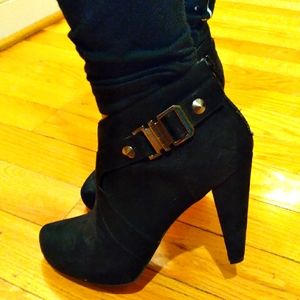 G BY GUESS black heels EUC